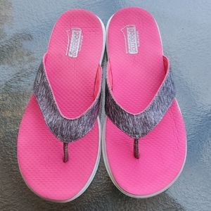 SKETCHERS Goga Mat On The Go Flip Flops